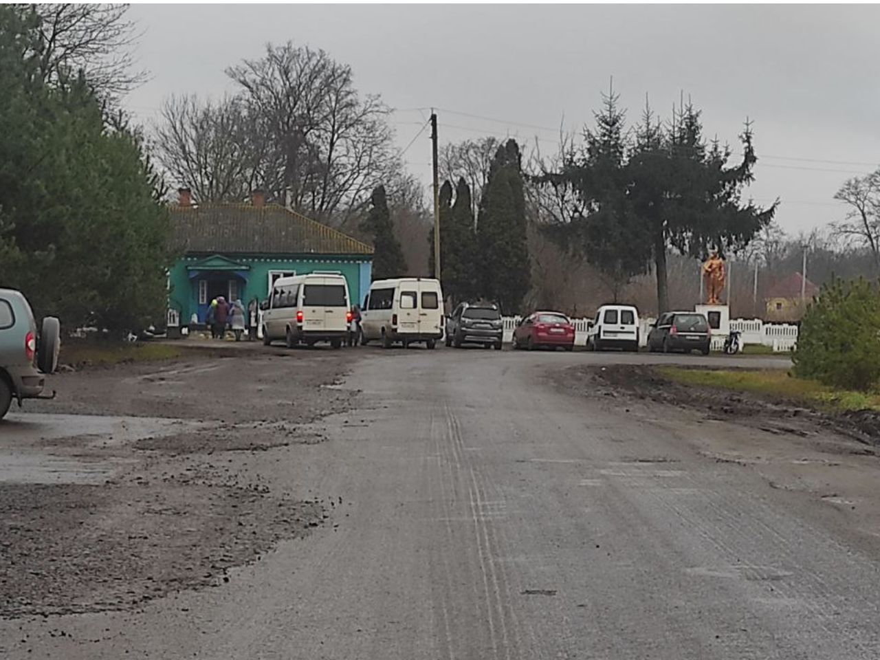 Митрополит Климент Вечеря привіз в Линовицю автобуси з тітушками - були погрози всім хто проти РПЦ