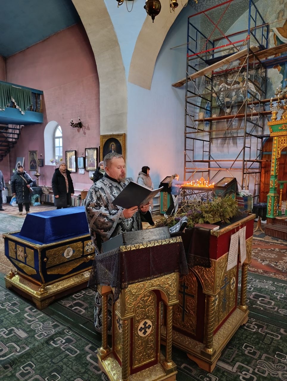 Вечірня з чином винесення Плащаниці  