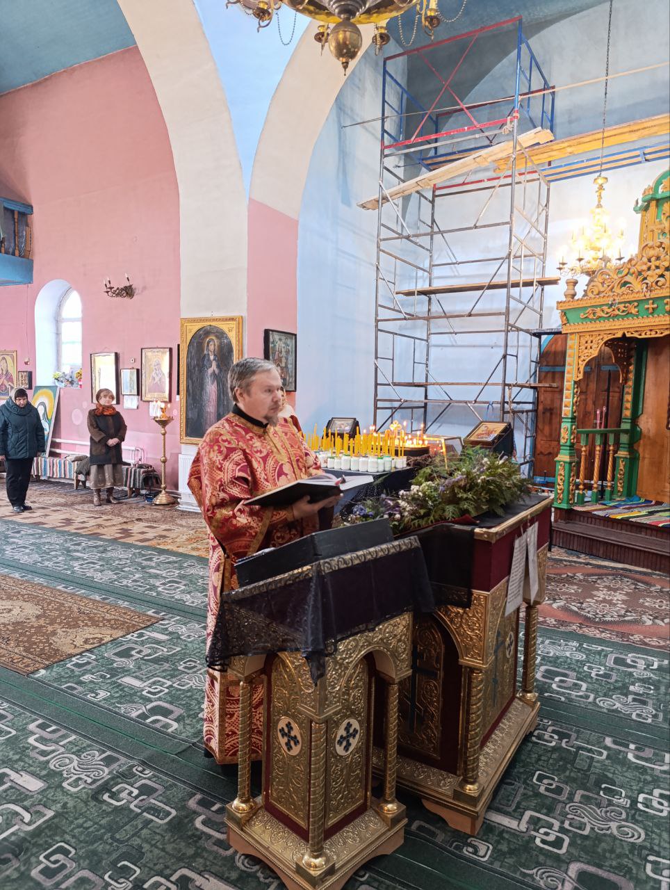 Читання Апостола на літургії  неділю 3-тю великого посту Хрестопоклонну