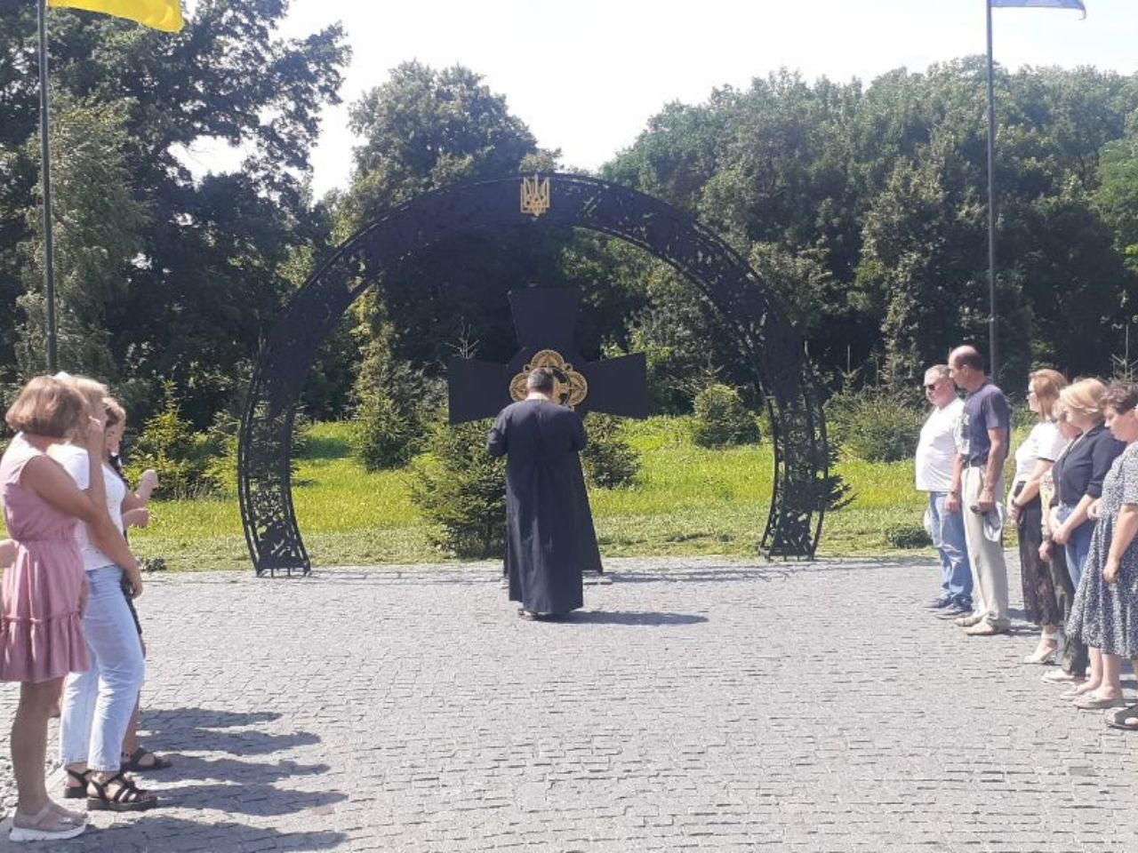 Ієрей Антоній (Лавринович) відслужив літію на Алеї Героїв під час вшанування пам’яті жертв російського полону
