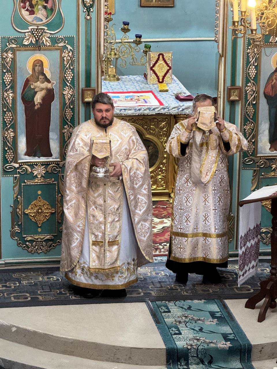 Літургія у неділю про митаря і фарисея