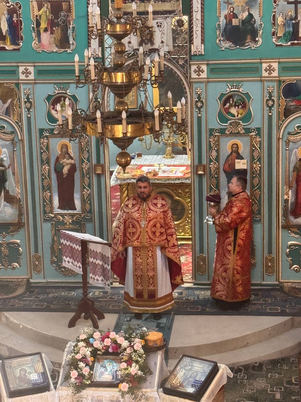 Літургія у неділю Антипасхи